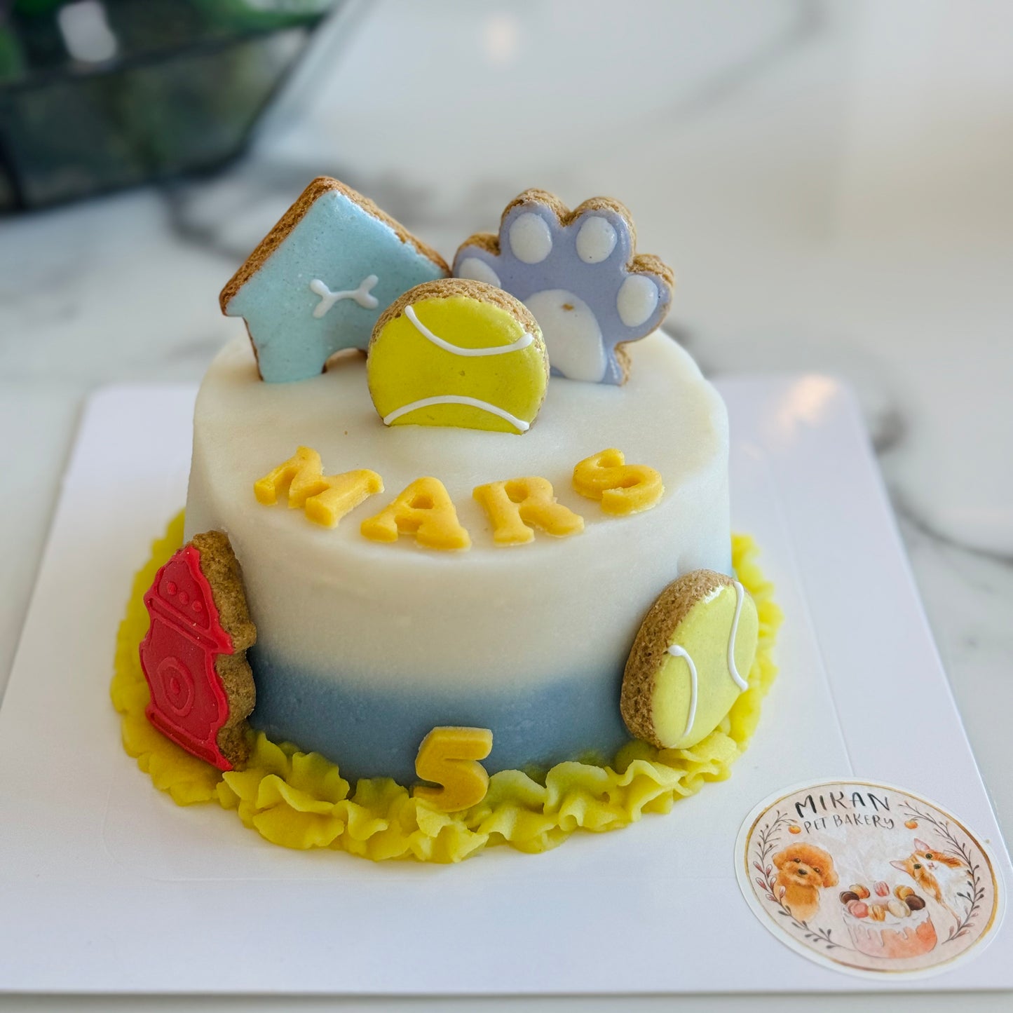 4" Custom Cake